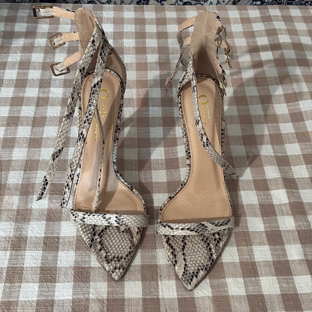 Olivia Jaymes Snakeskin Stiletto Heels With Straps size 7